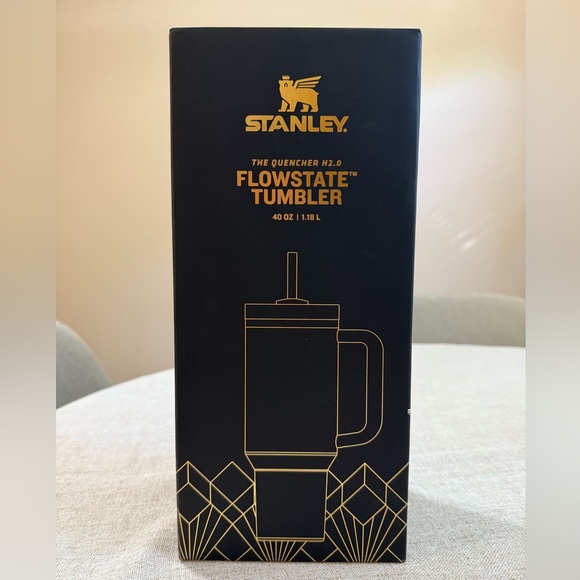 Stanley Navy and Gold Flowstate Tumbler with Straw 40 oz - Picture 8 of 10